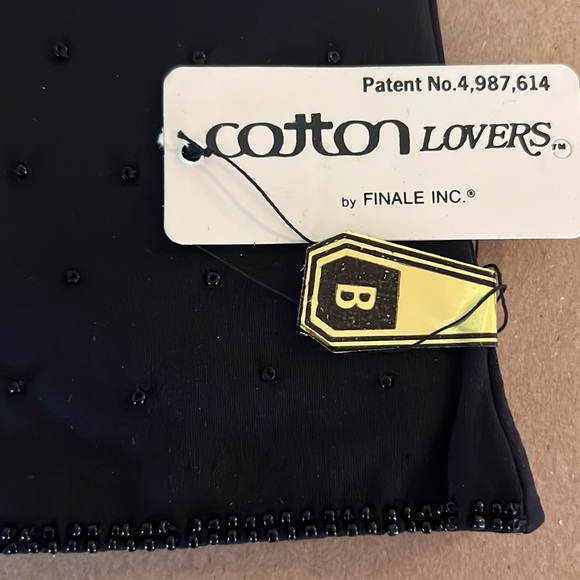 On a Pedestal Matte Wrist Length Gloves with Beaded Cuff - size B - Picture 3 of 6